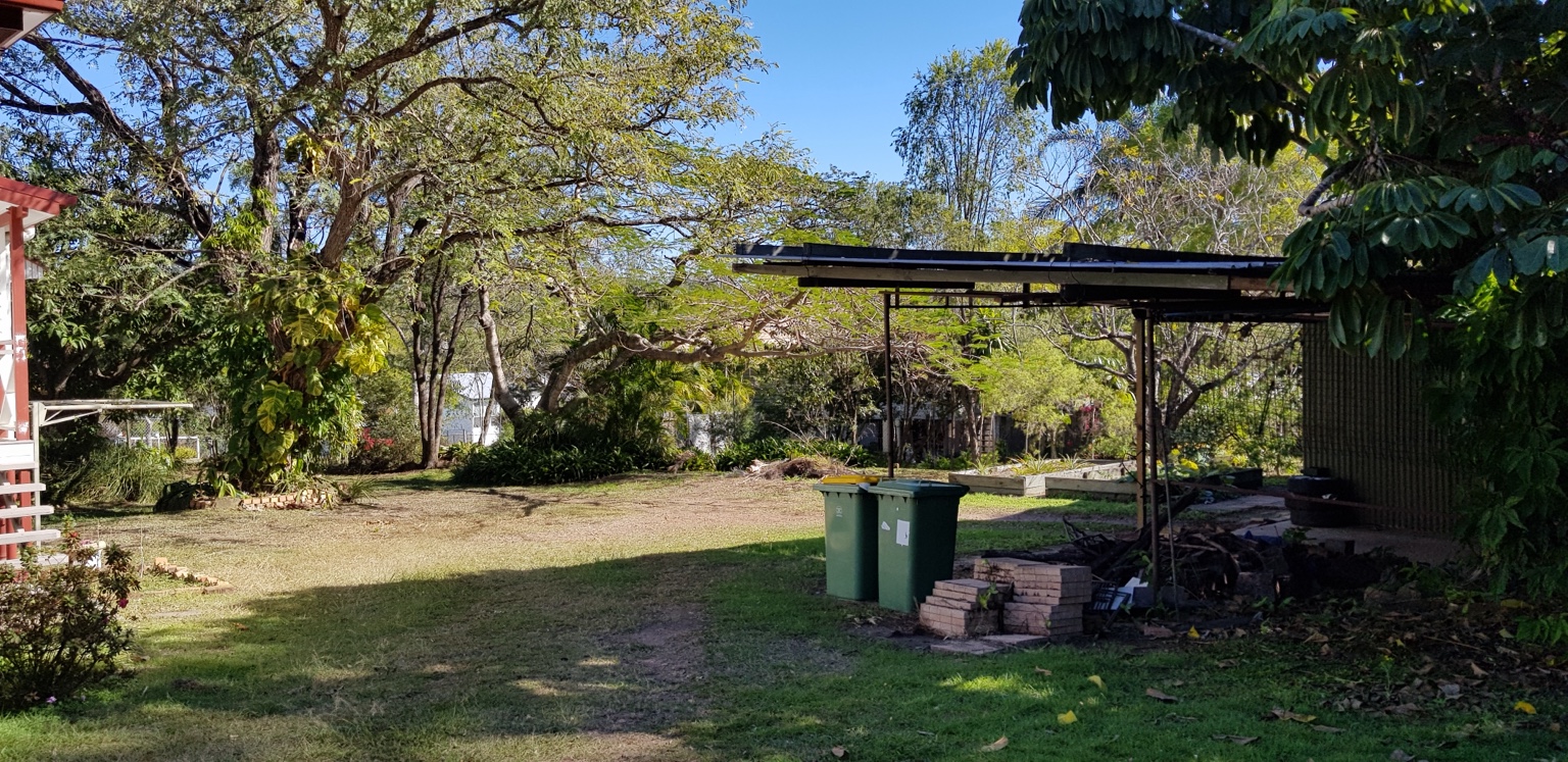 Goodna — Original yard and shed before development